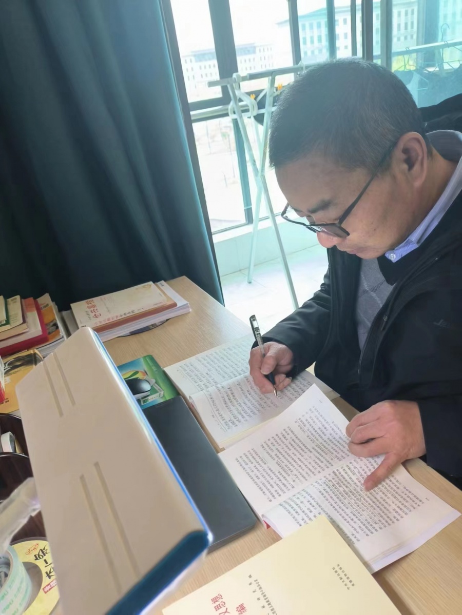 7、在宿舍堅持學(xué)習主題教育材料.jpg